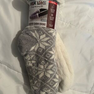 Muk Luks Gray and Cream Women's Cabin Socks